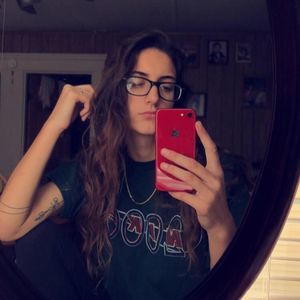 Meet your Posher, Alexis